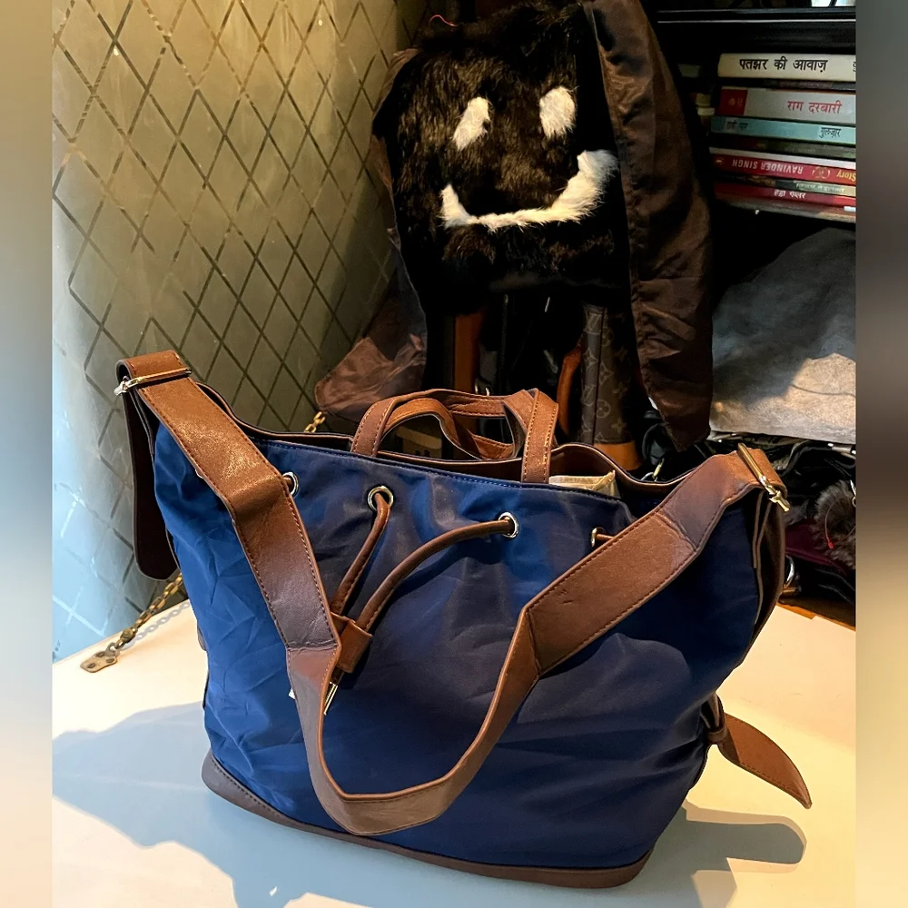 Authentic imported nylon bag blue and brown - Picture 4 of 15